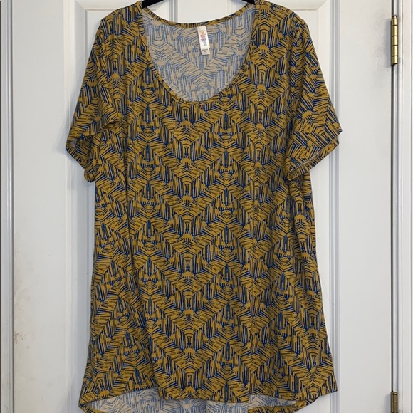 LuLaRoe Tops - Lularoe classic tee size 3XL like new